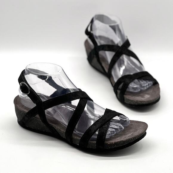 MUNRO Trifa Strappy Wedge Sandal Womens 9.5N Narrow Black Suede - Picture 1 of 12